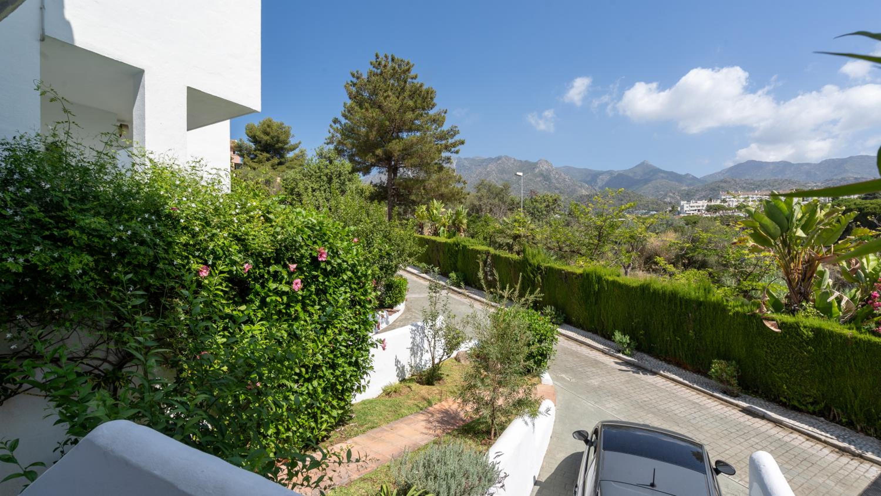 Luxury townhouse capricho golden mile