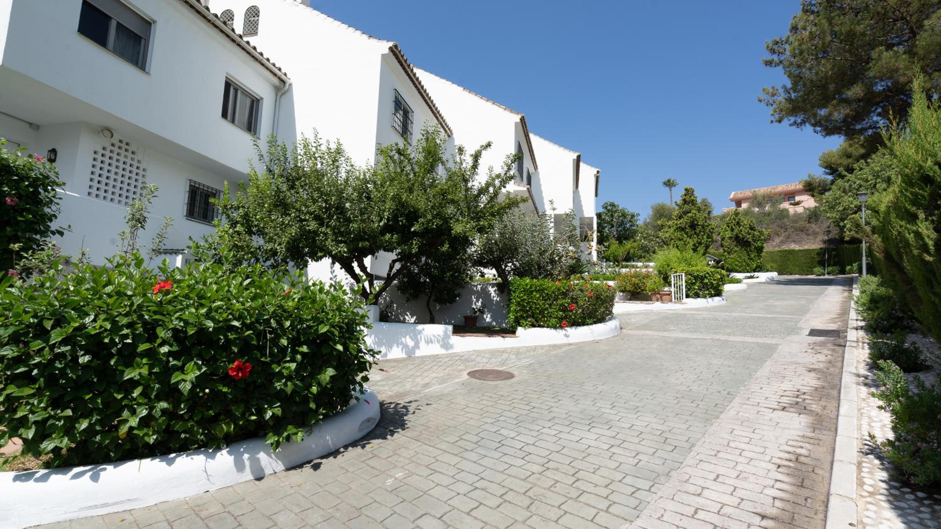 Luxury townhouse capricho golden mile