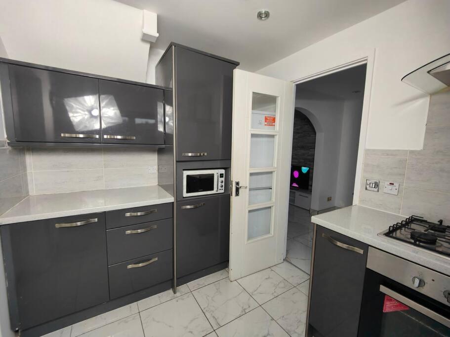 Tyburn Home, Birmingham with FREE Parking view 5
