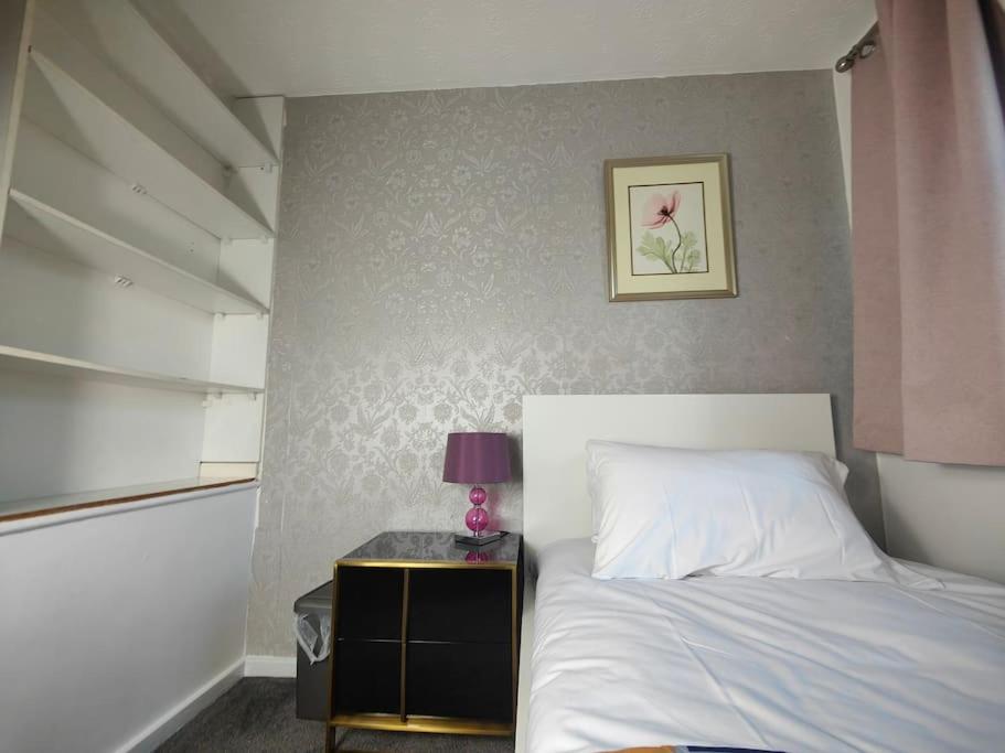Tyburn Home, Birmingham with FREE Parking view 4