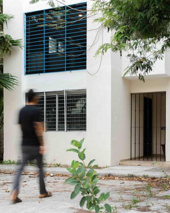 Totally Renovated Apartment 10 min away from beach/hot neighborhood