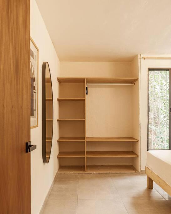Totally Renovated Apartment 10 min away from beach/hot neighborhood
