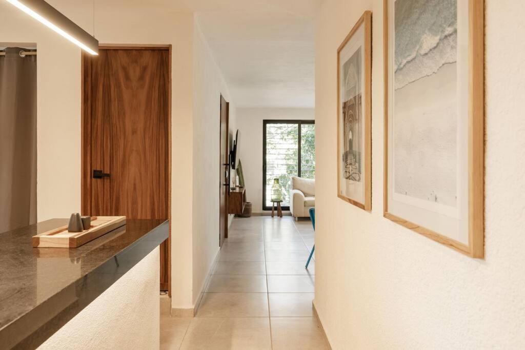 Totally Renovated Apartment 10 min away from beach/hot neighborhood