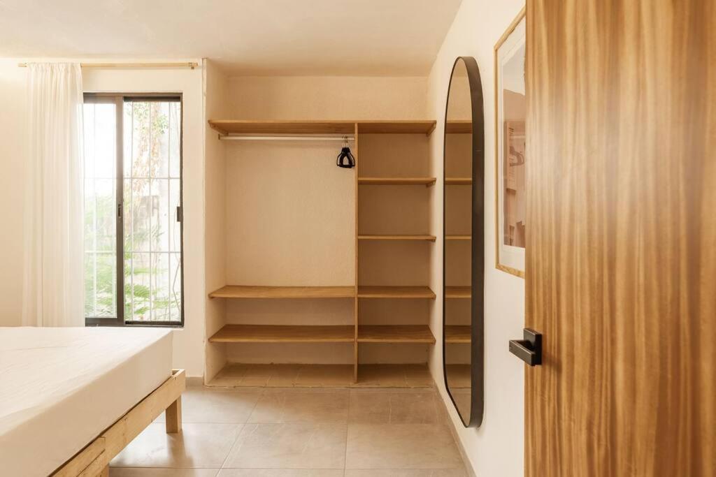 Totally Renovated Apartment 10 min away from beach/hot neighborhood