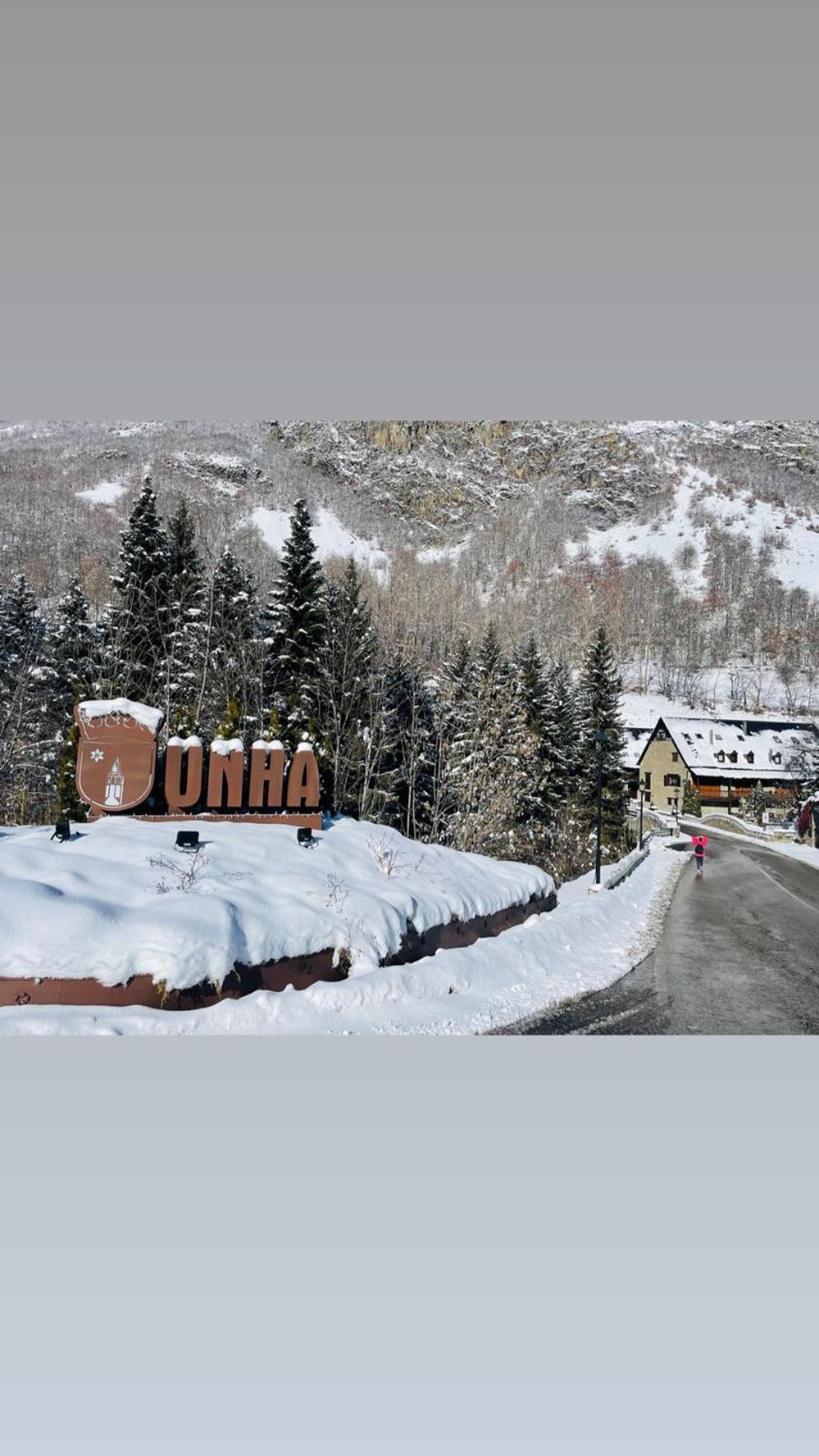 Hostal Escuils