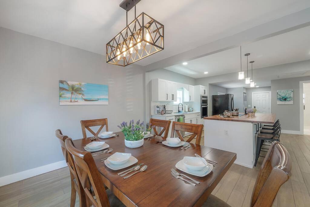 The Pearl Cottage 2b/1R with King and FAST WIFI view 3