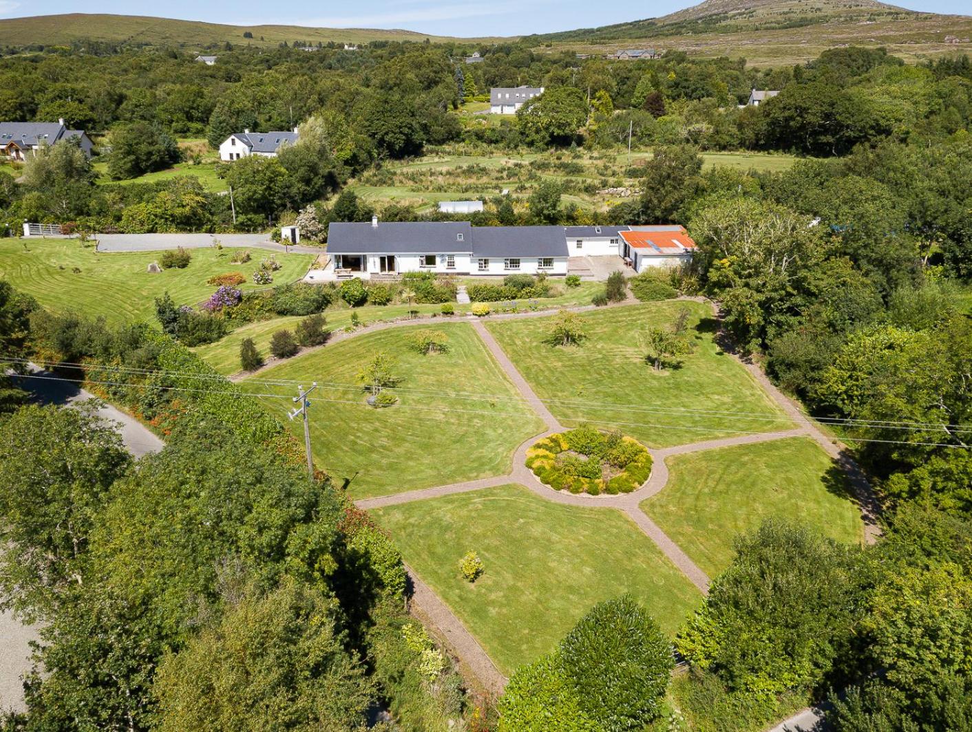 4 bedroom luxury home overlooking Kenmare Bay