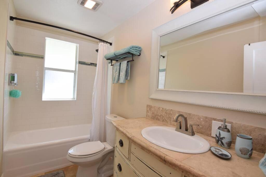 Private Heated Pool Casita Near Downtown & Beaches view 4
