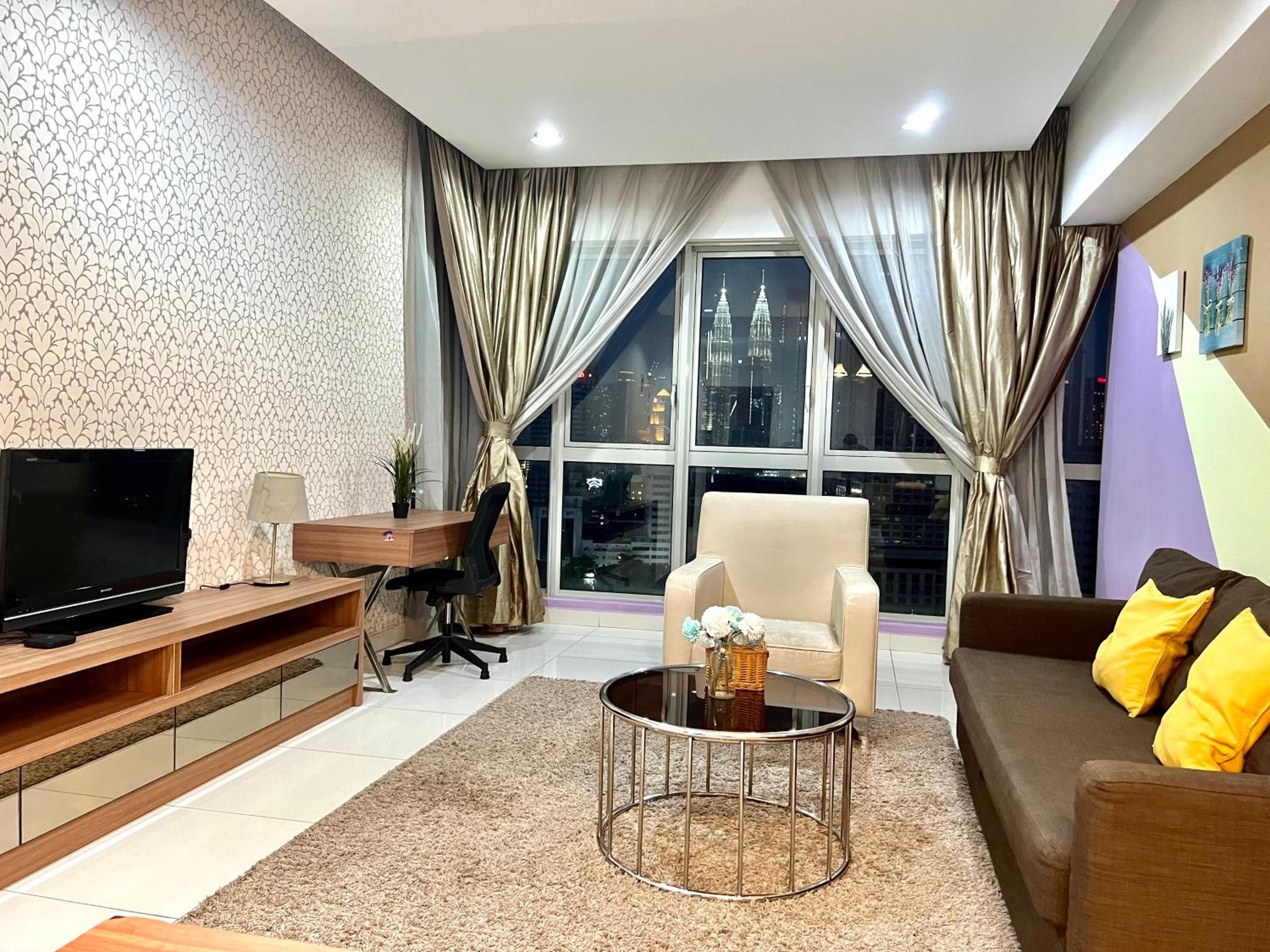 Regalia Amazing klcc view by sweet homes