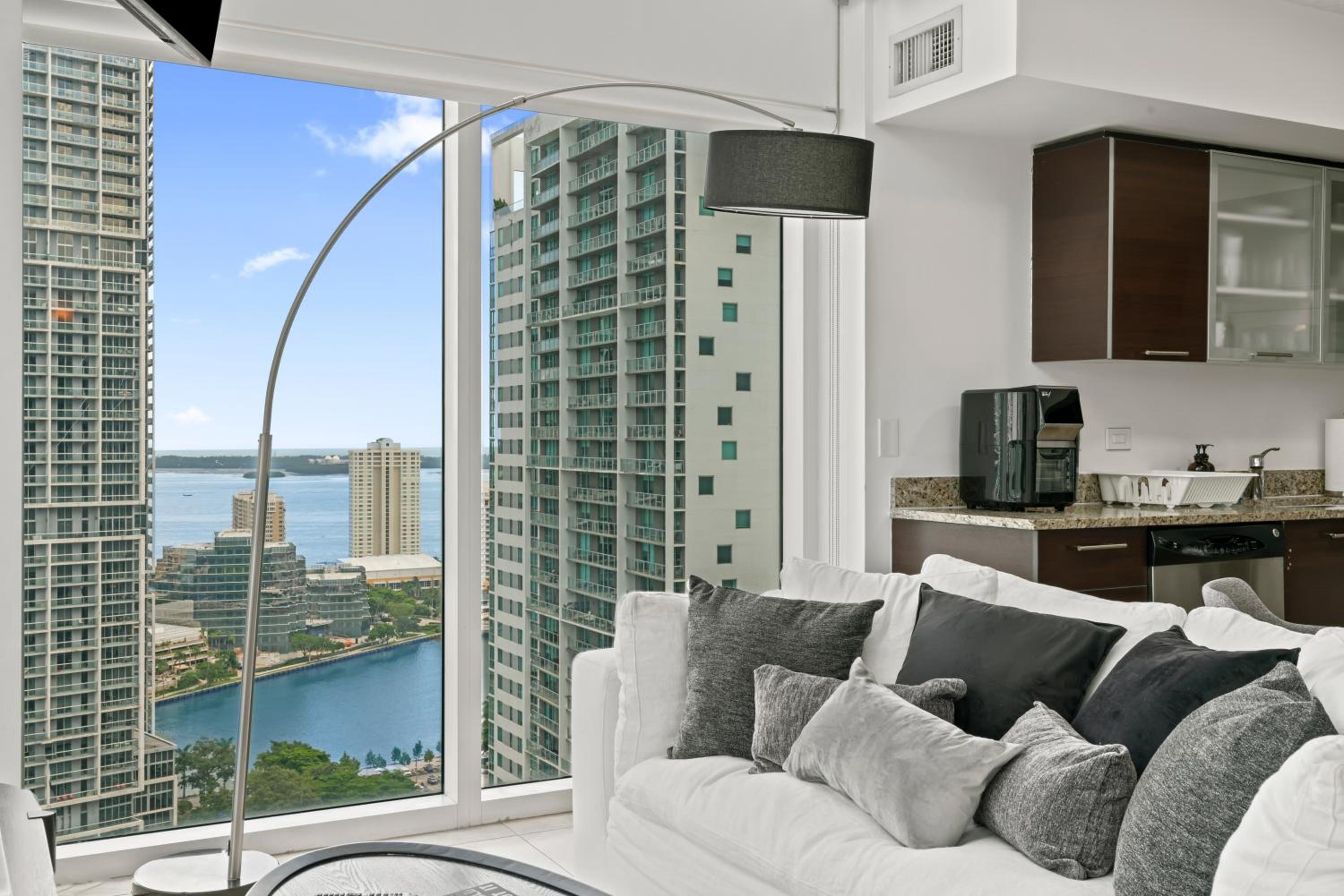 Skyline Serenity - Brickell On The River - Bi-Level Loft with Breathtaking Views On The Ocean
