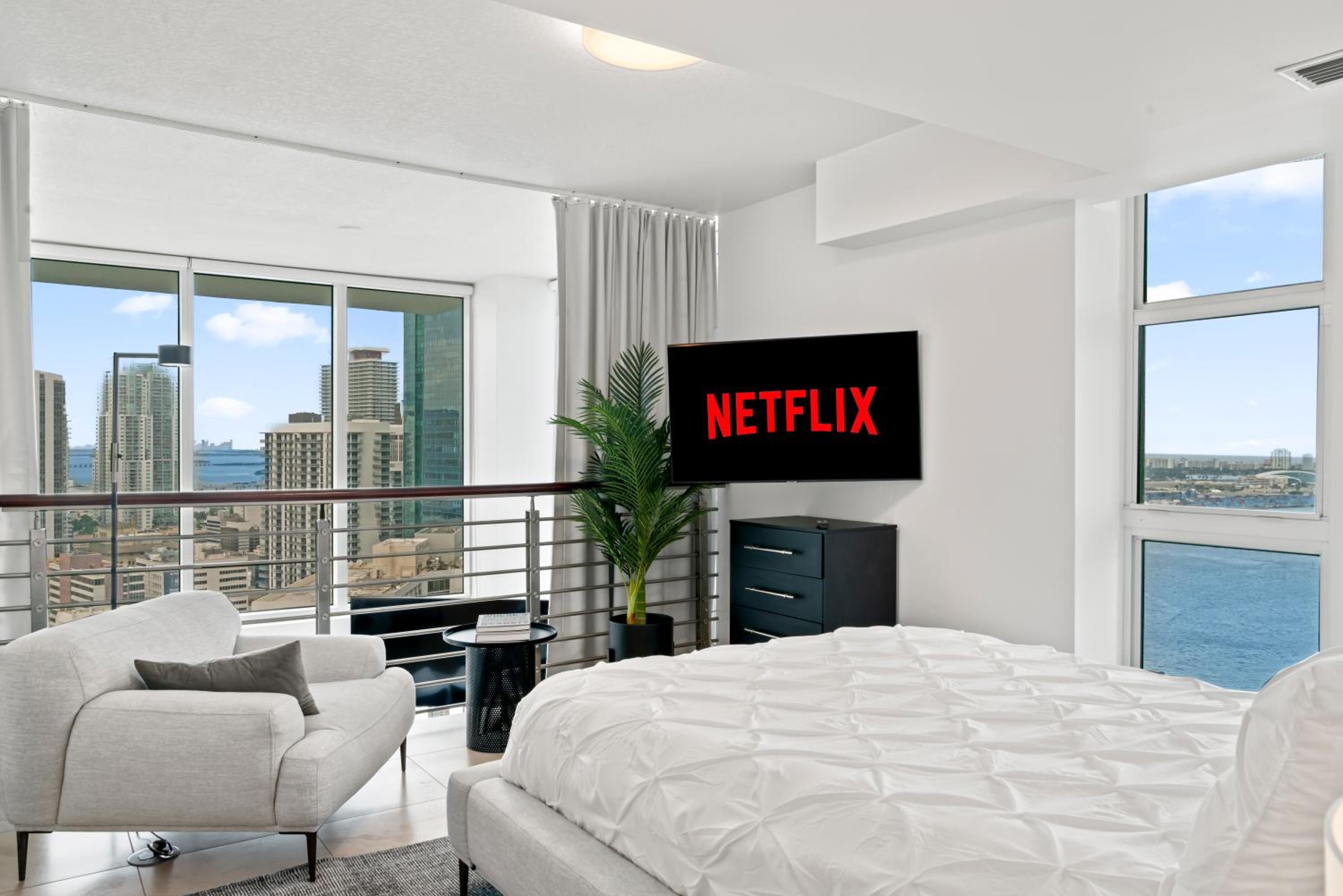 Skyline Serenity - Brickell On The River - Bi-Level Loft with Breathtaking Views On The Ocean