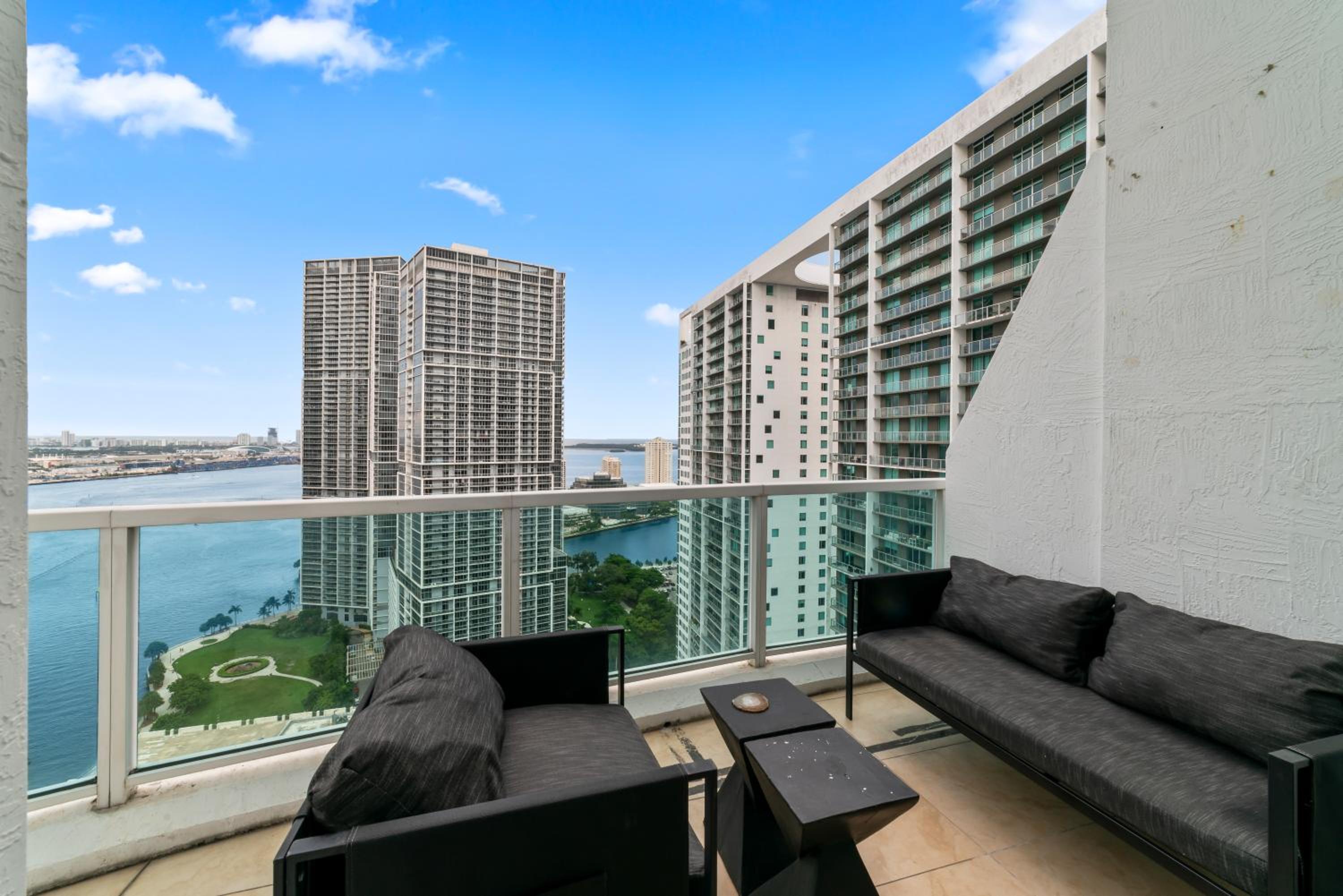 Skyline Serenity - Brickell On The River - Bi-Level Loft with Breathtaking Views On The Ocean