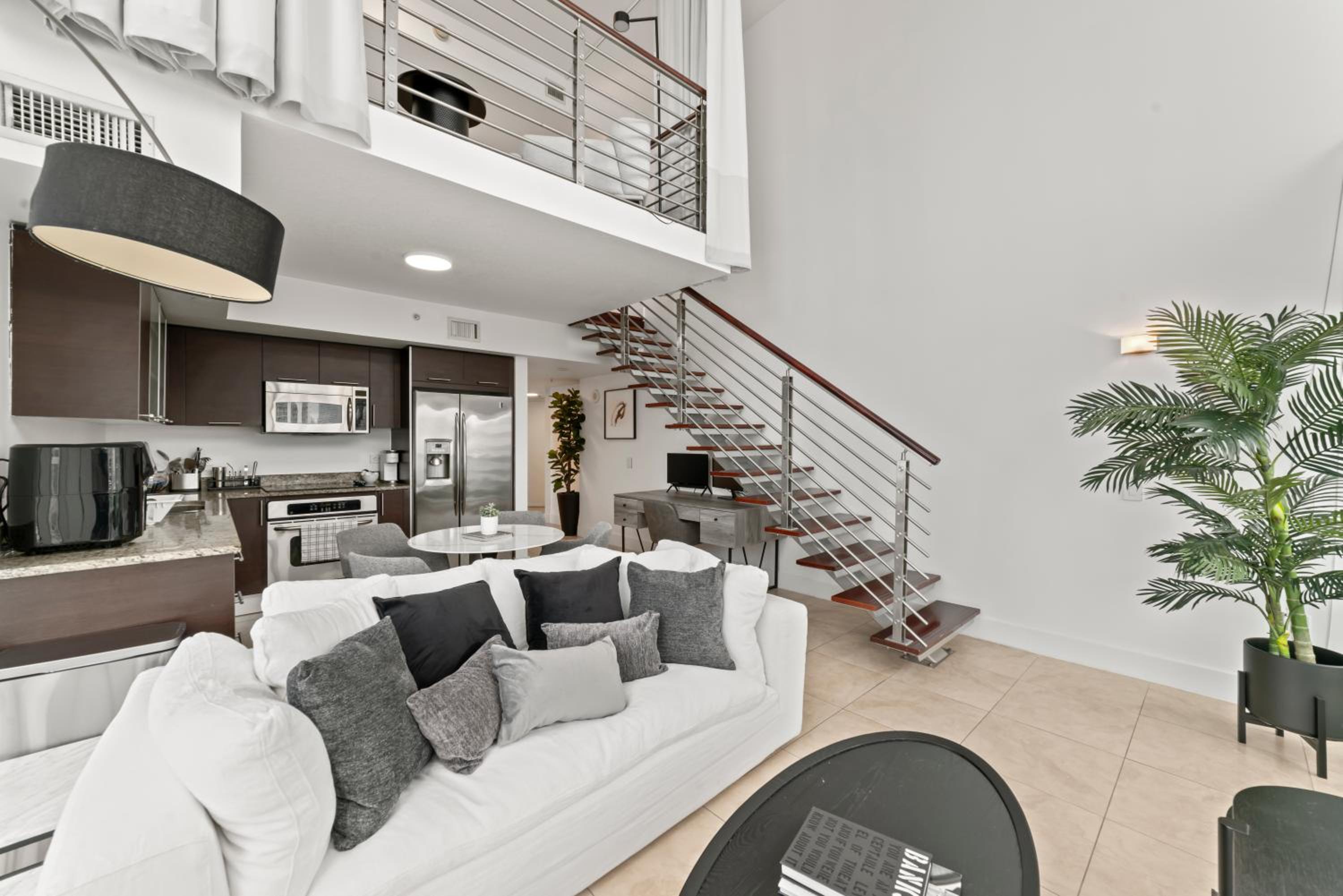 Skyline Serenity - Brickell On The River - Bi-Level Loft with Breathtaking Views On The Ocean