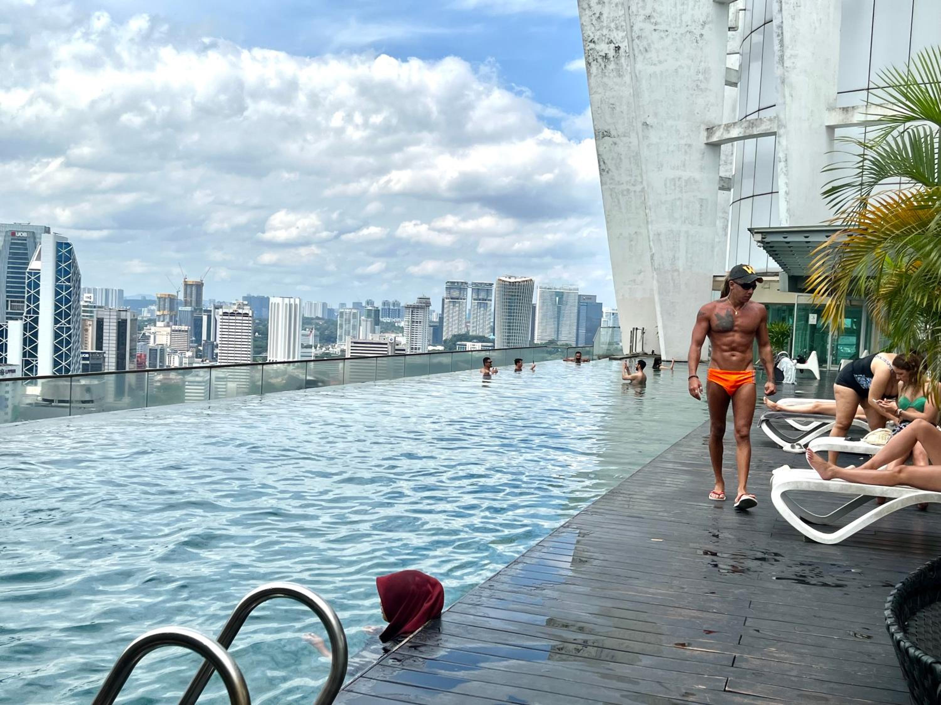 Regalia Amazing klcc view by sweet homes
