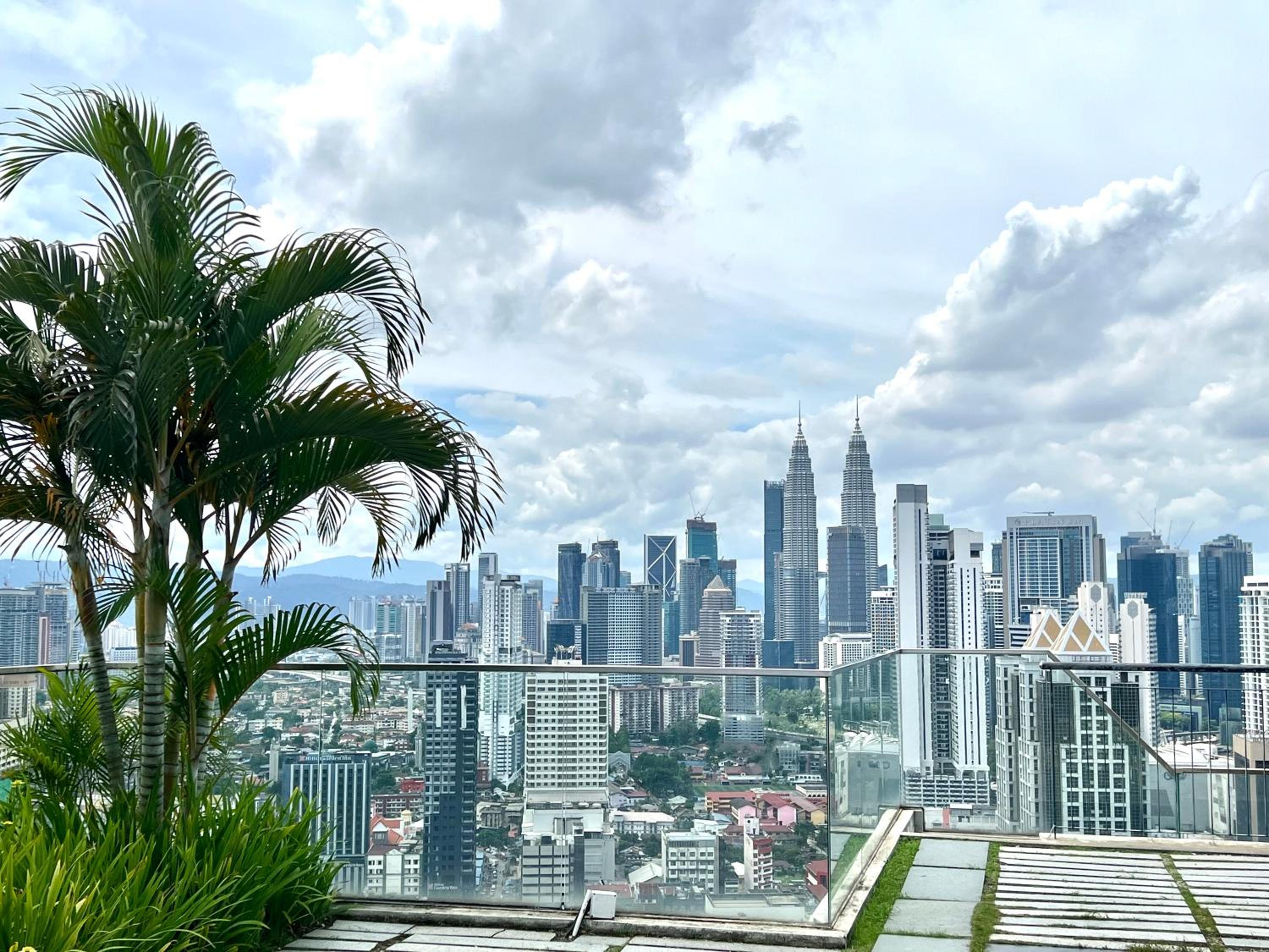 Regalia Amazing klcc view by sweet homes