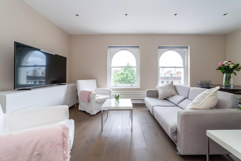 Spacious Modern One Bedroom Flat in Chelsea view 5