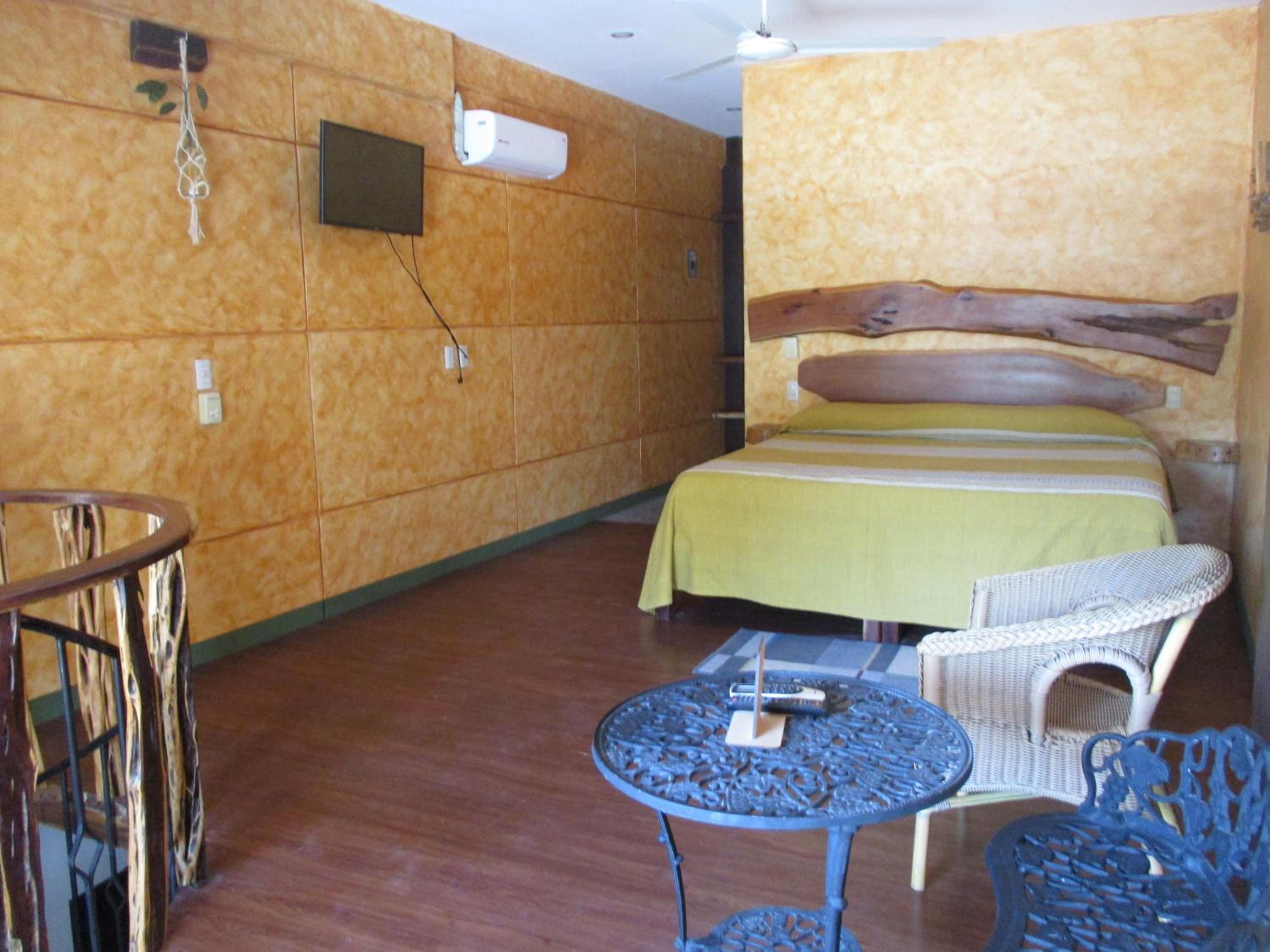 Photo 16