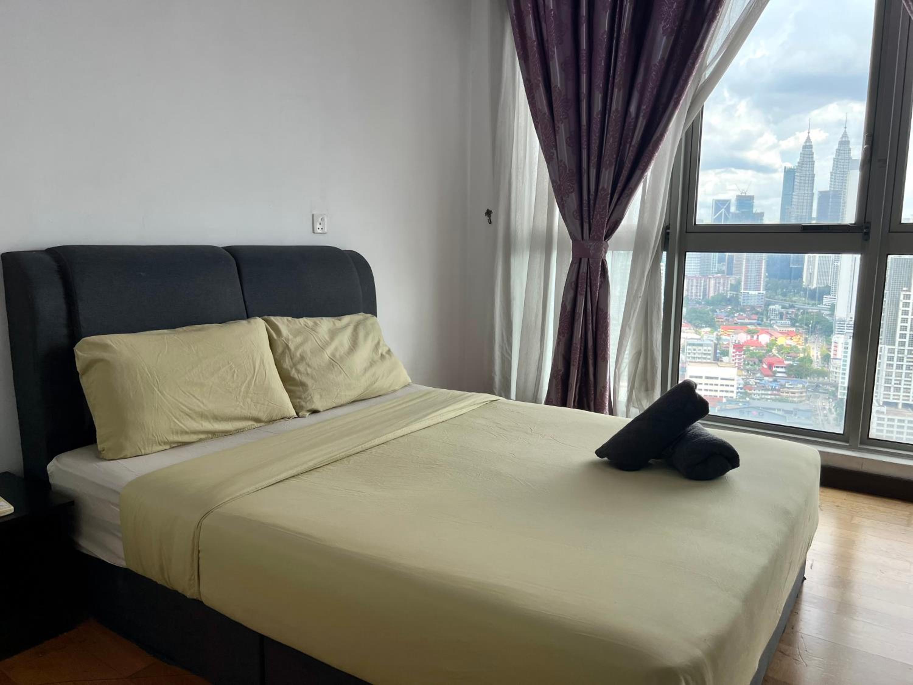 Regalia Amazing klcc view by sweet homes