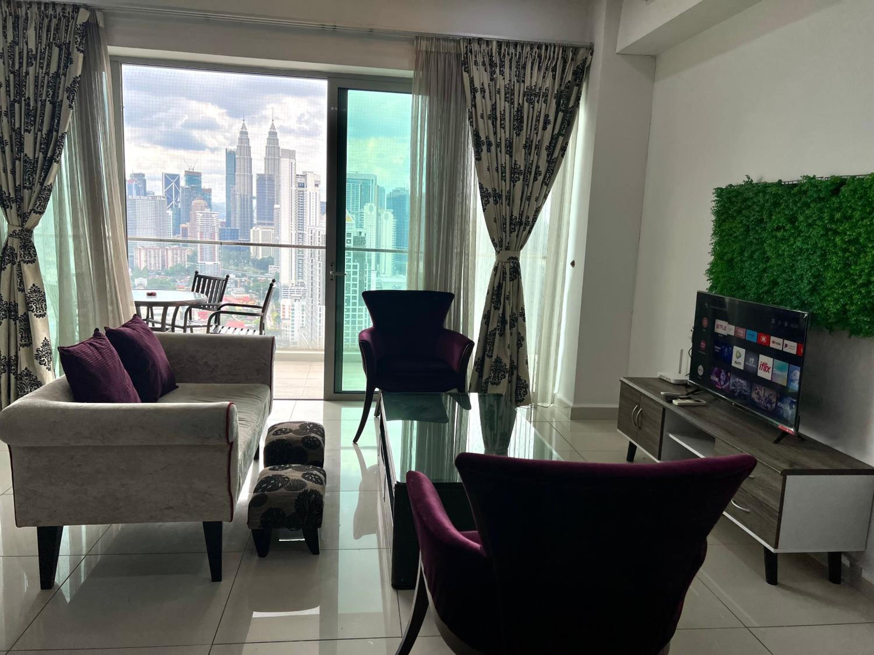 Regalia Amazing klcc view by sweet homes