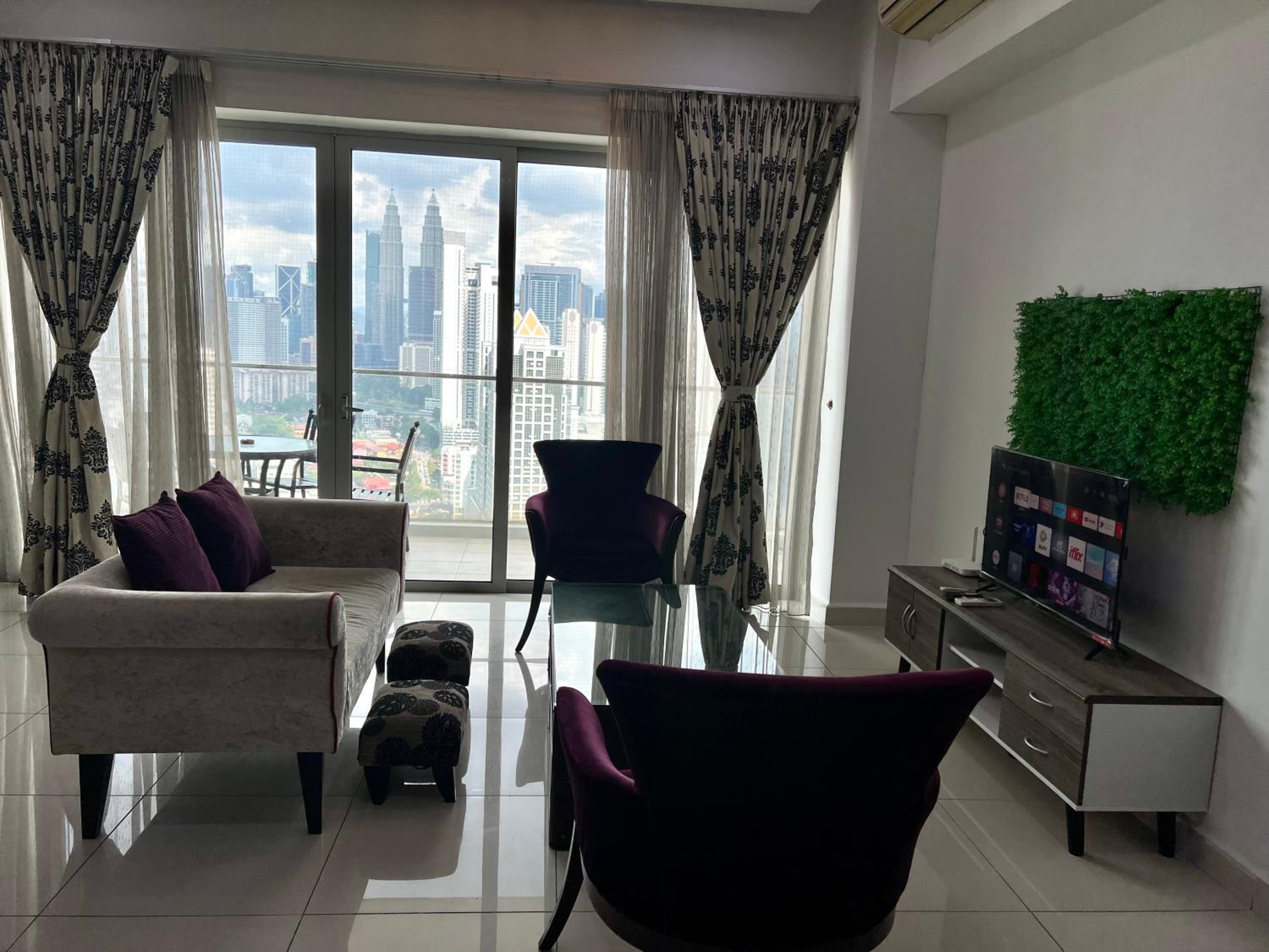 Regalia Amazing klcc view by sweet homes