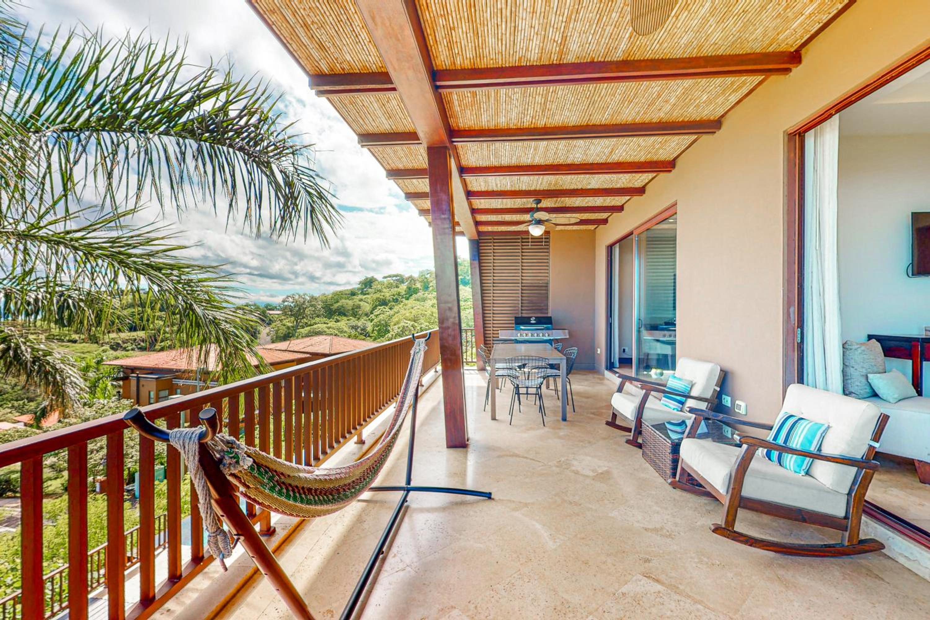 Azul Paraiso 7B view 2