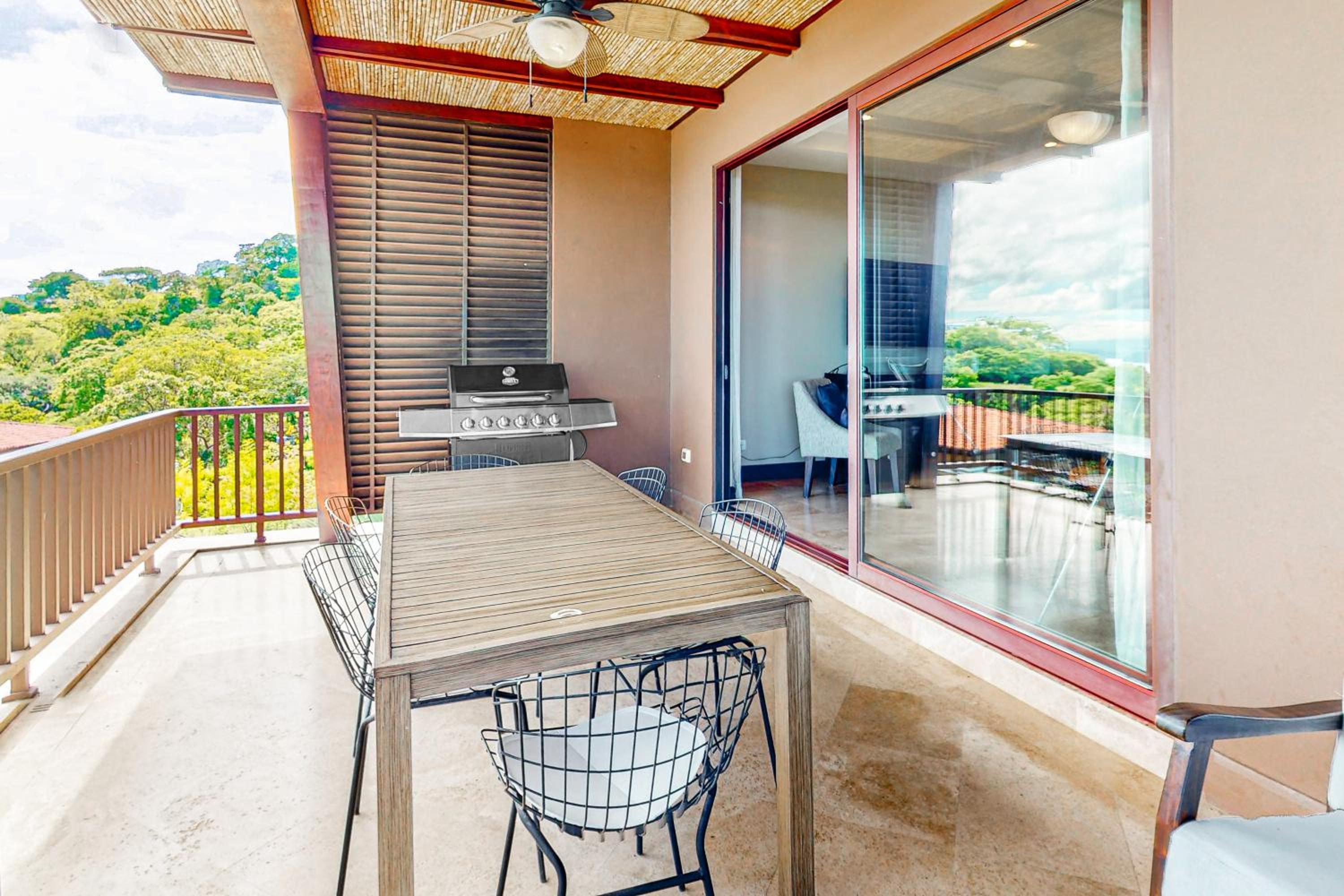 Azul Paraiso 7B view 3