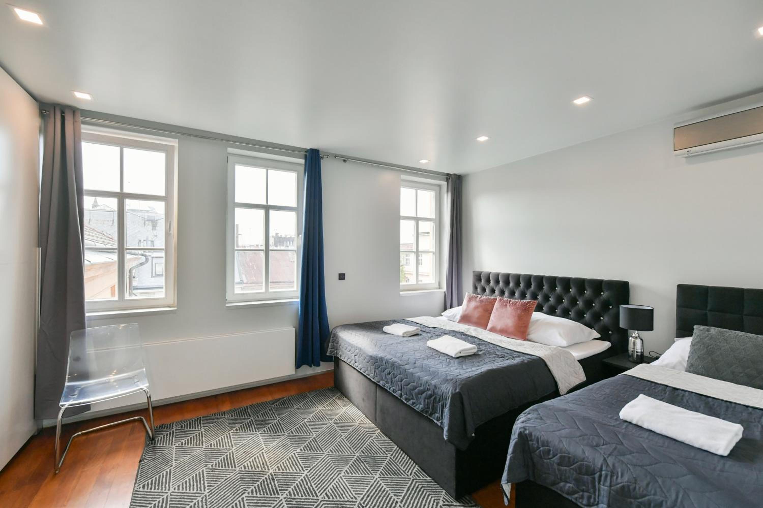 LUXURY CENTRAL DUPLEX WITH TERRACE