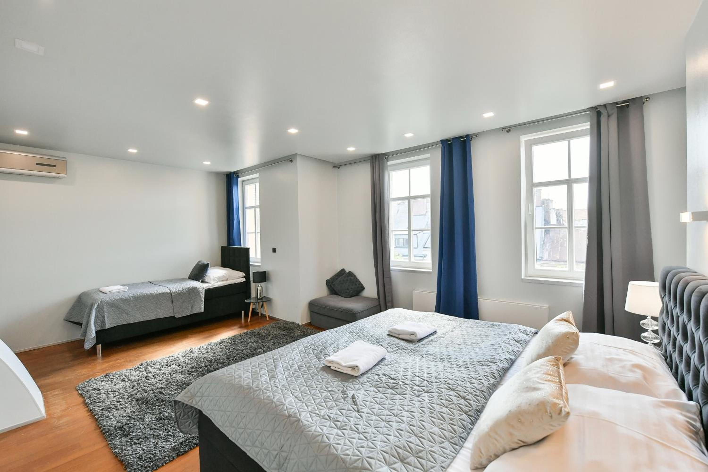 LUXURY CENTRAL DUPLEX WITH TERRACE