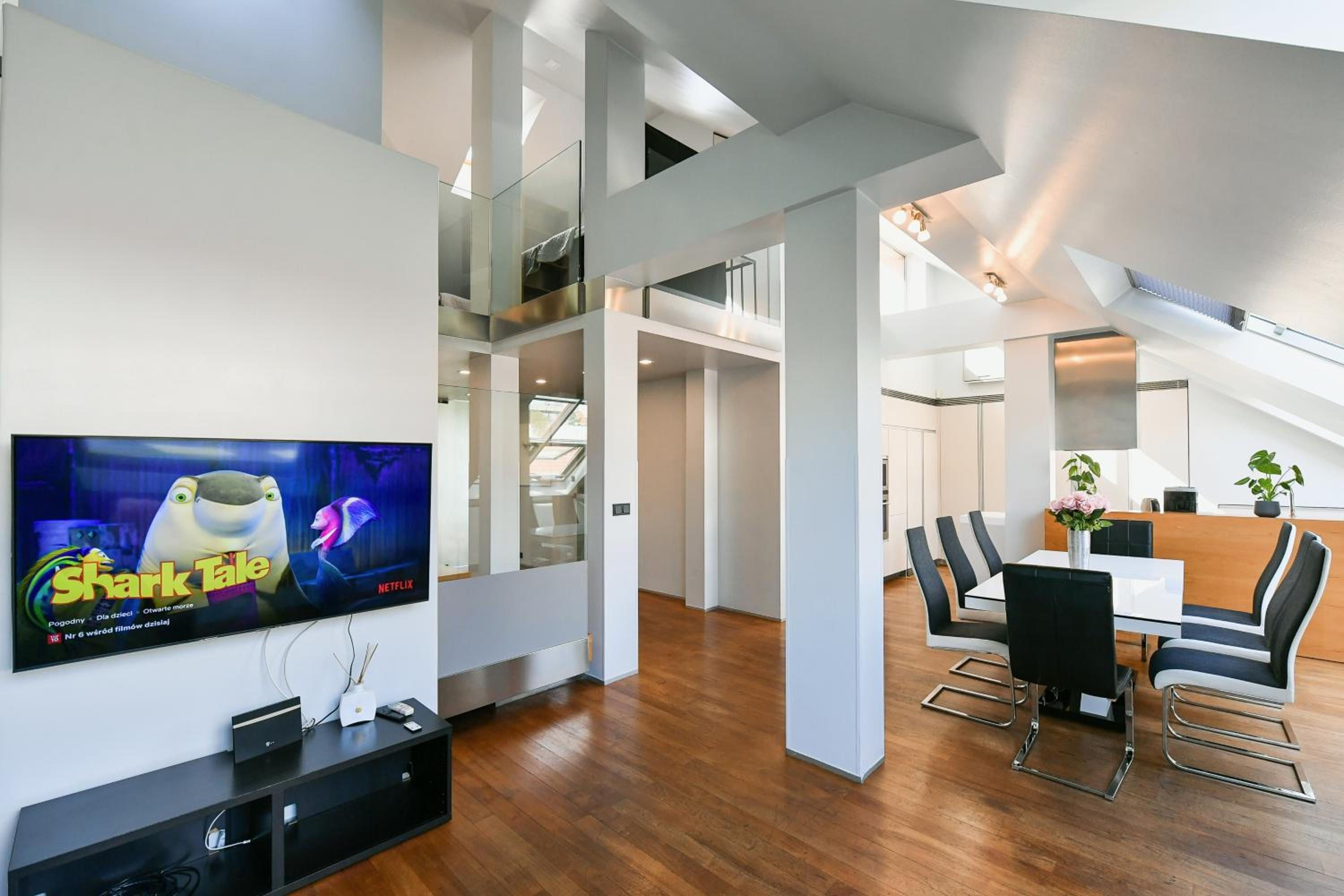 LUXURY CENTRAL DUPLEX WITH TERRACE