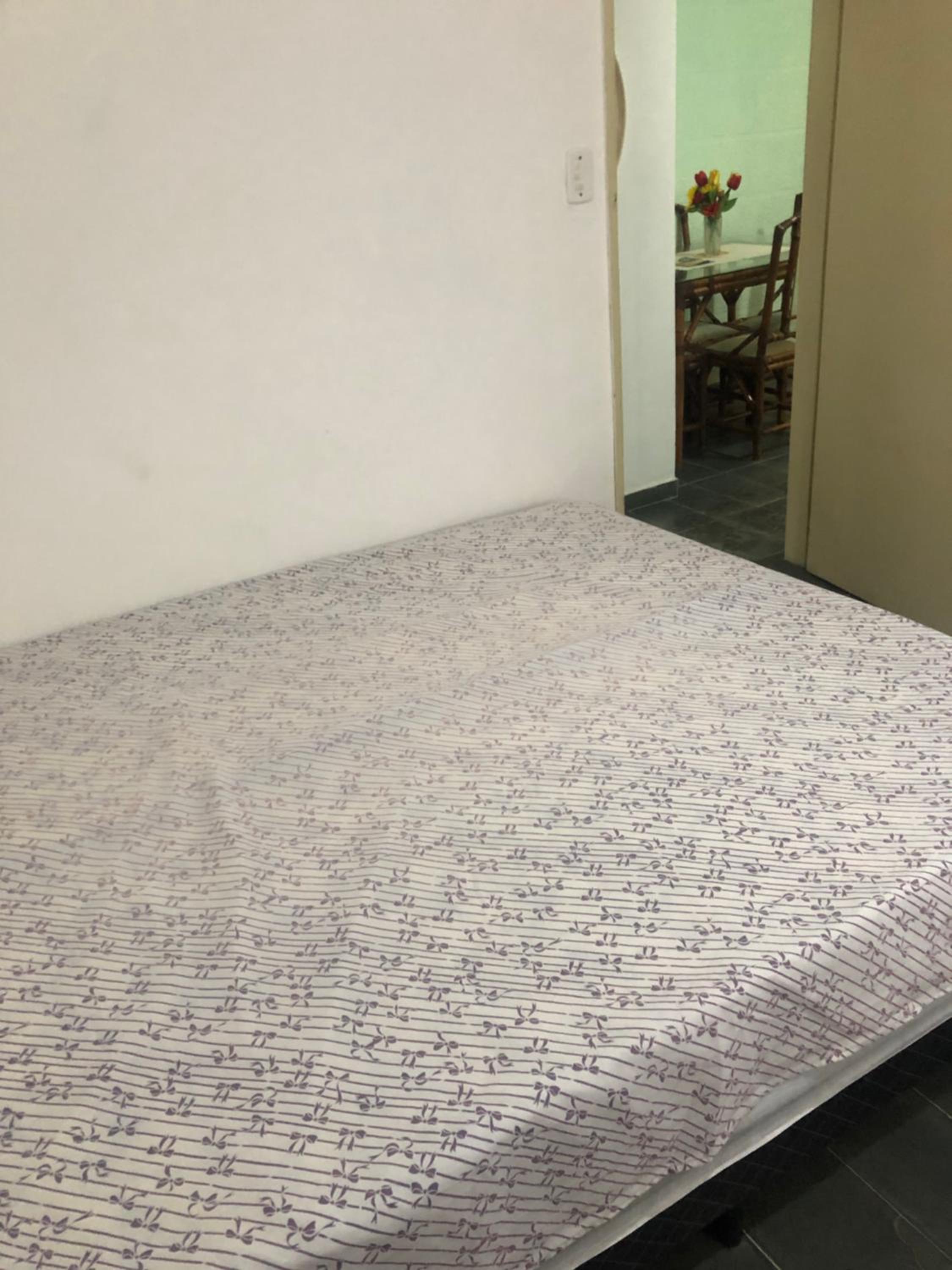 Apartamento à 150m na Praia da Pitangueiras em local Nobre