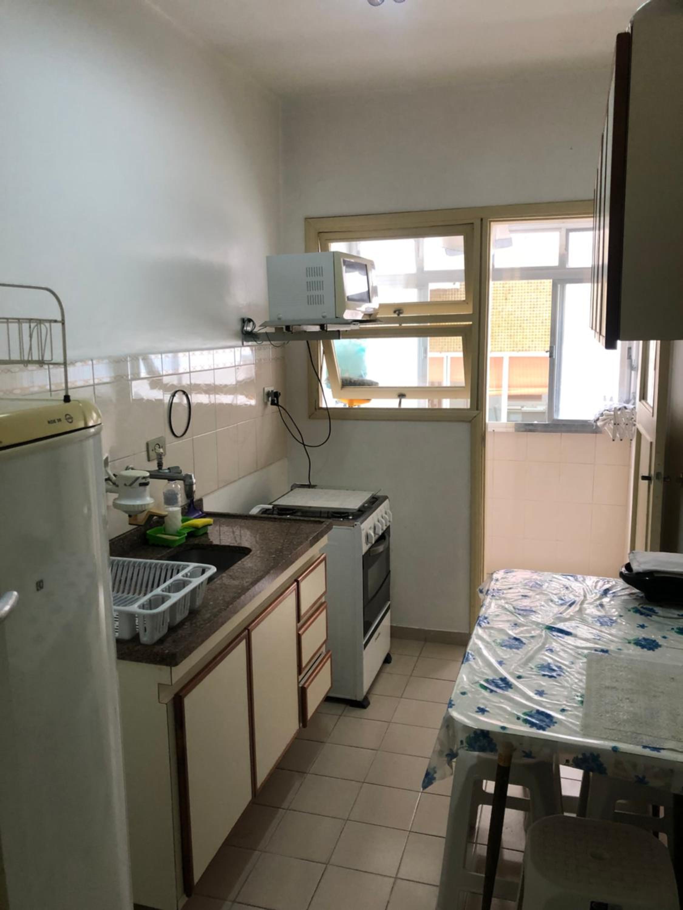 Apartamento à 150m na Praia da Pitangueiras em local Nobre