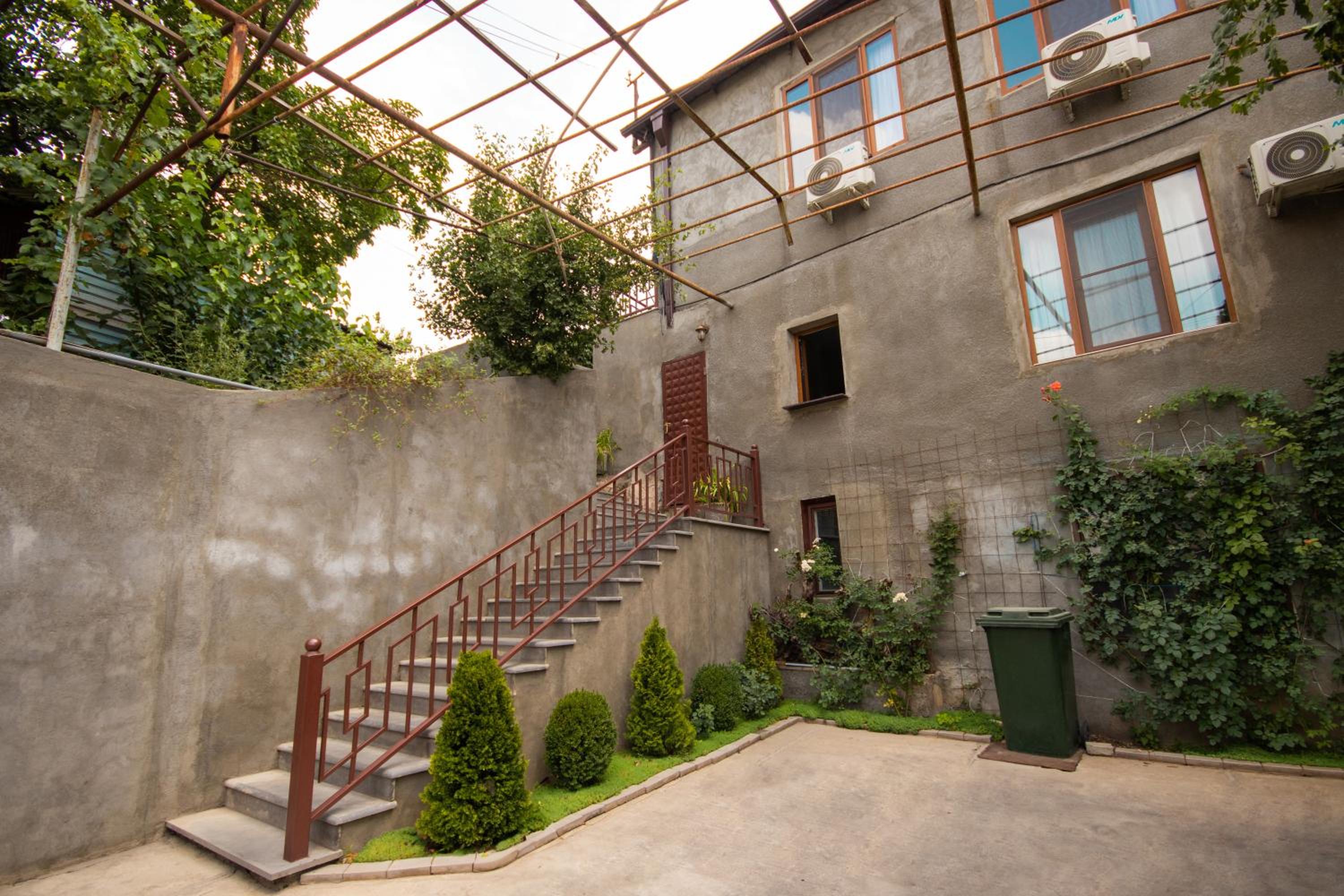 Hillside Guest House