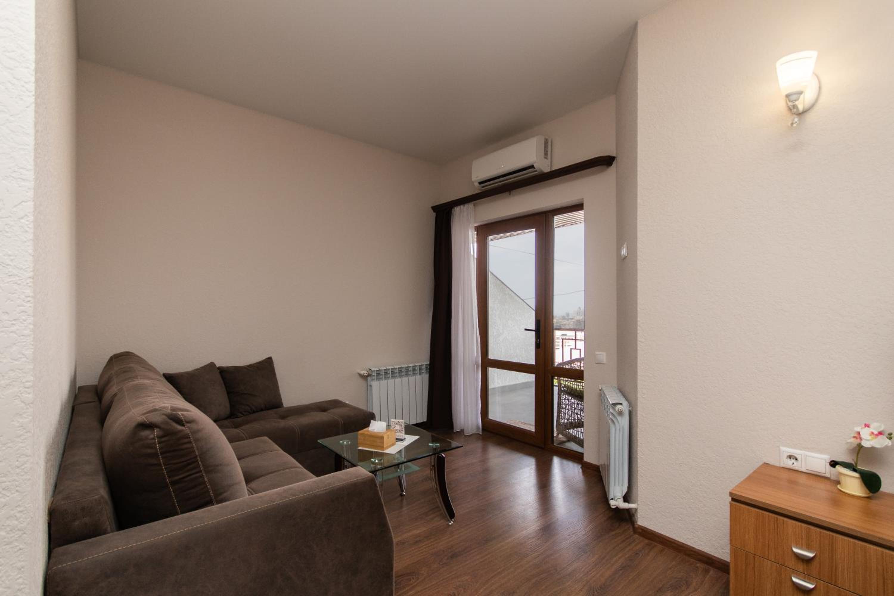 Hillside Guest House