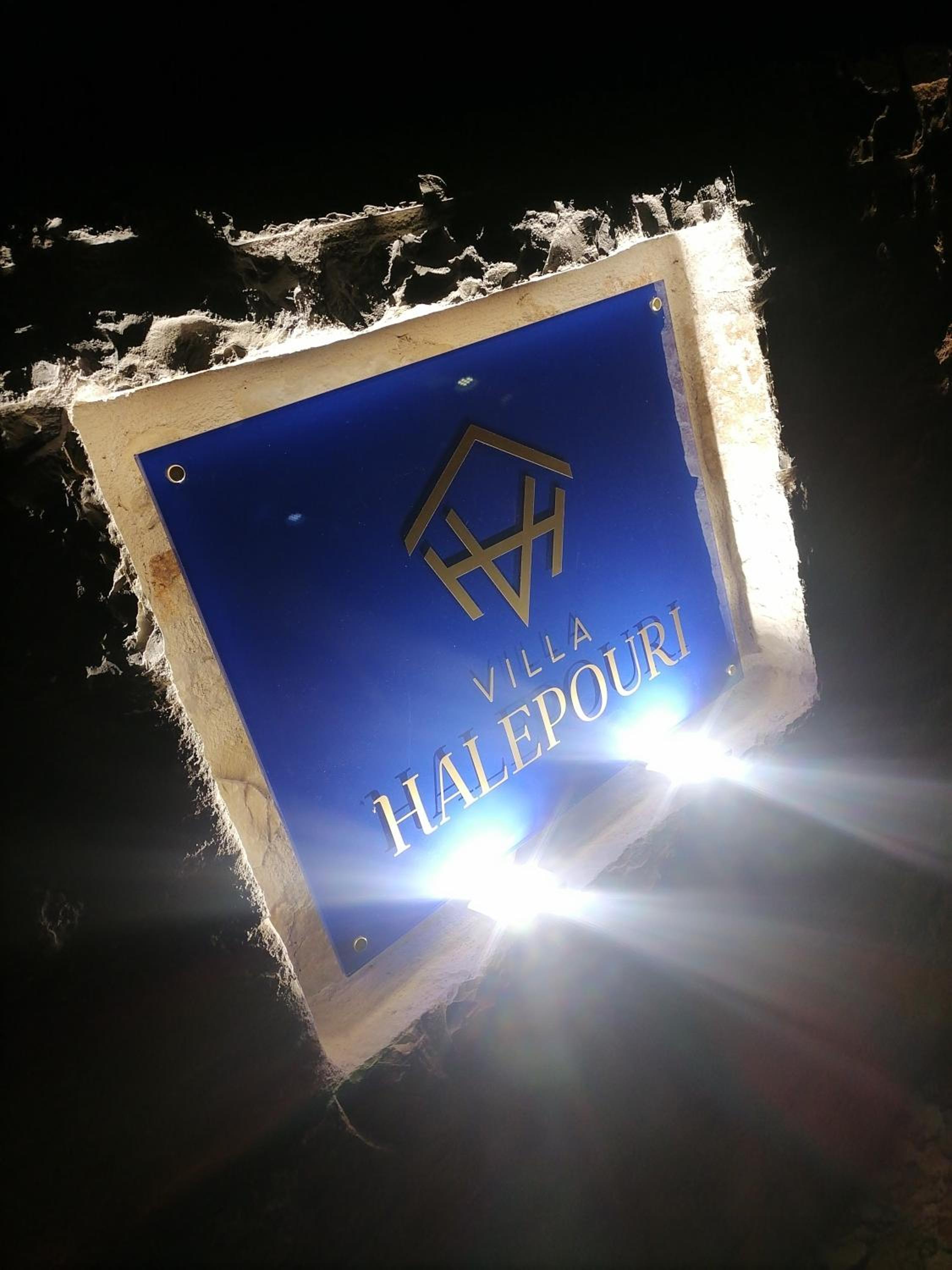 VILLA HALEPOURI