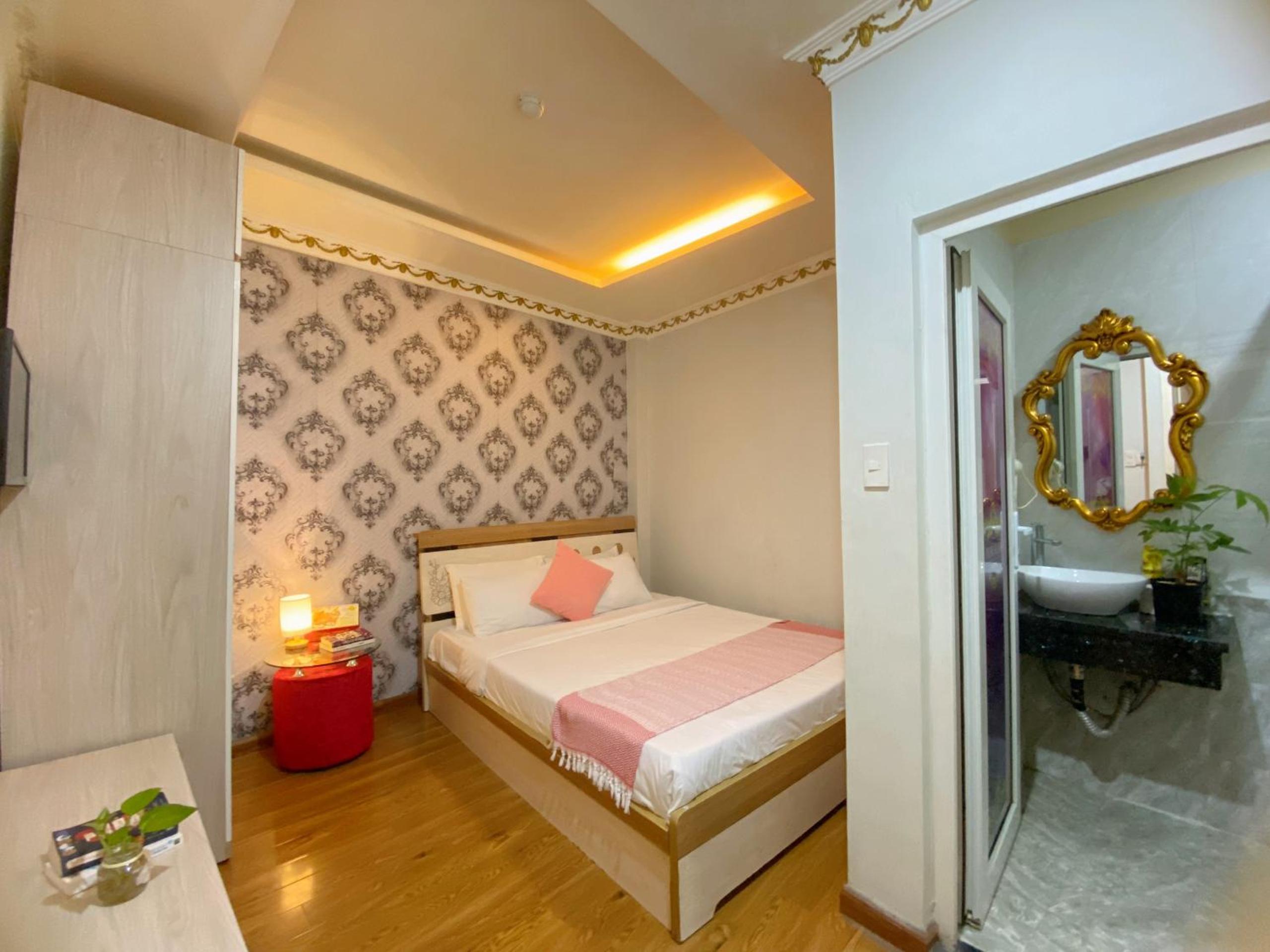 CROWNE BUI VIEN Hotel