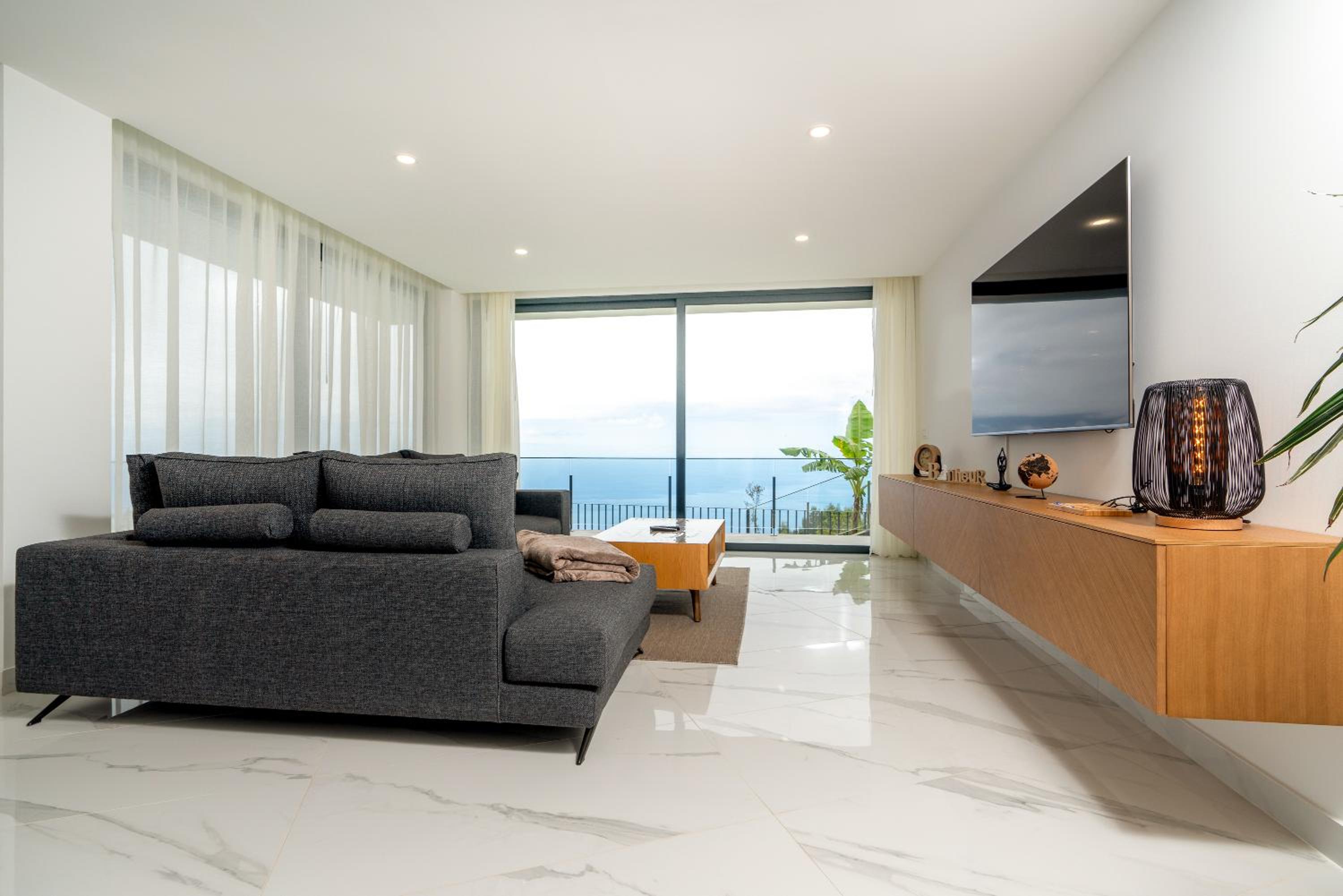 Villa Rocha in Arco da Calheta view 3