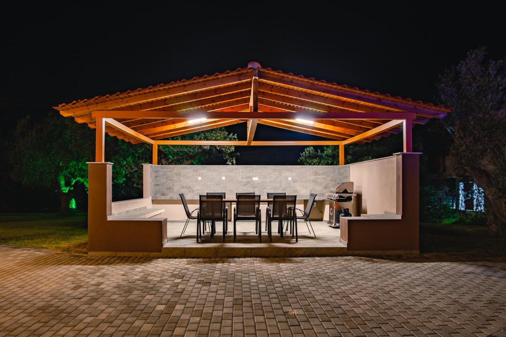 Epavli Alexandros Luxury Villa