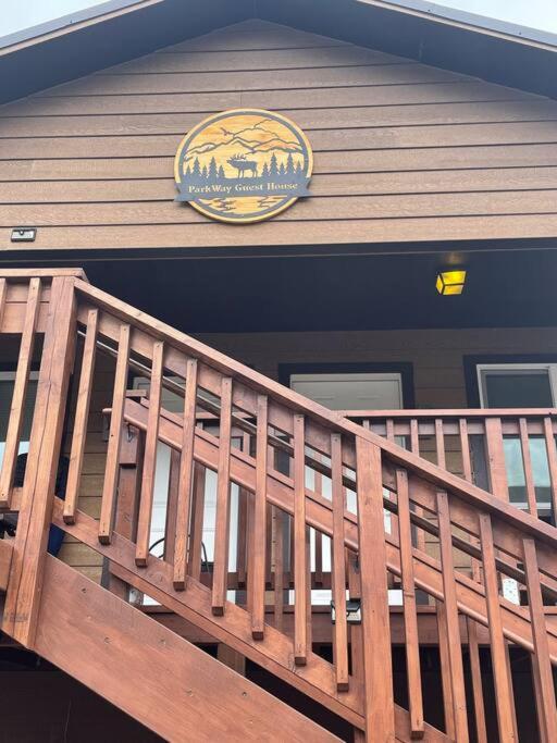 ParkWay Yellowstone Guest House #7 view 5