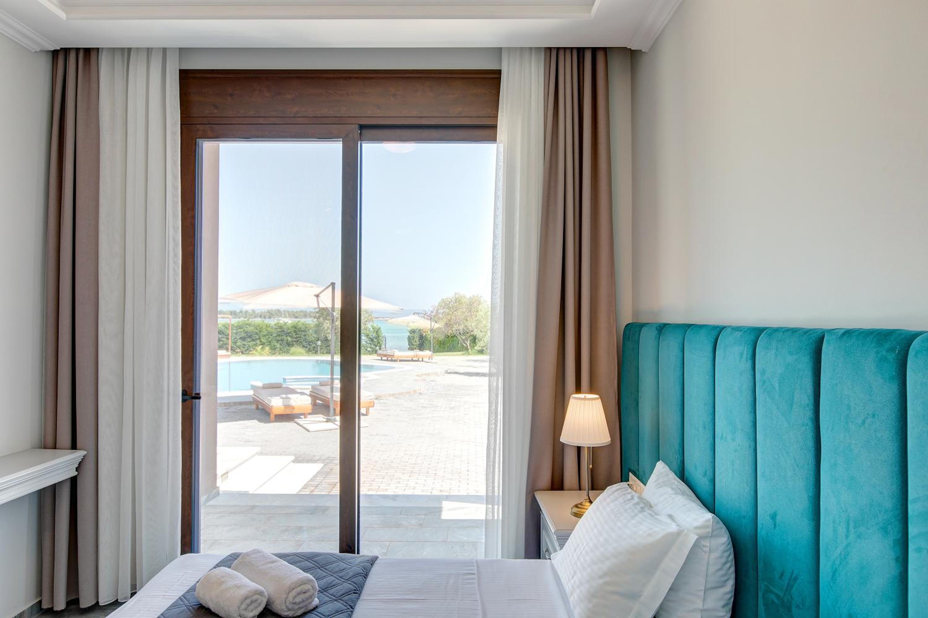 Epavli Alexandros Luxury Villa