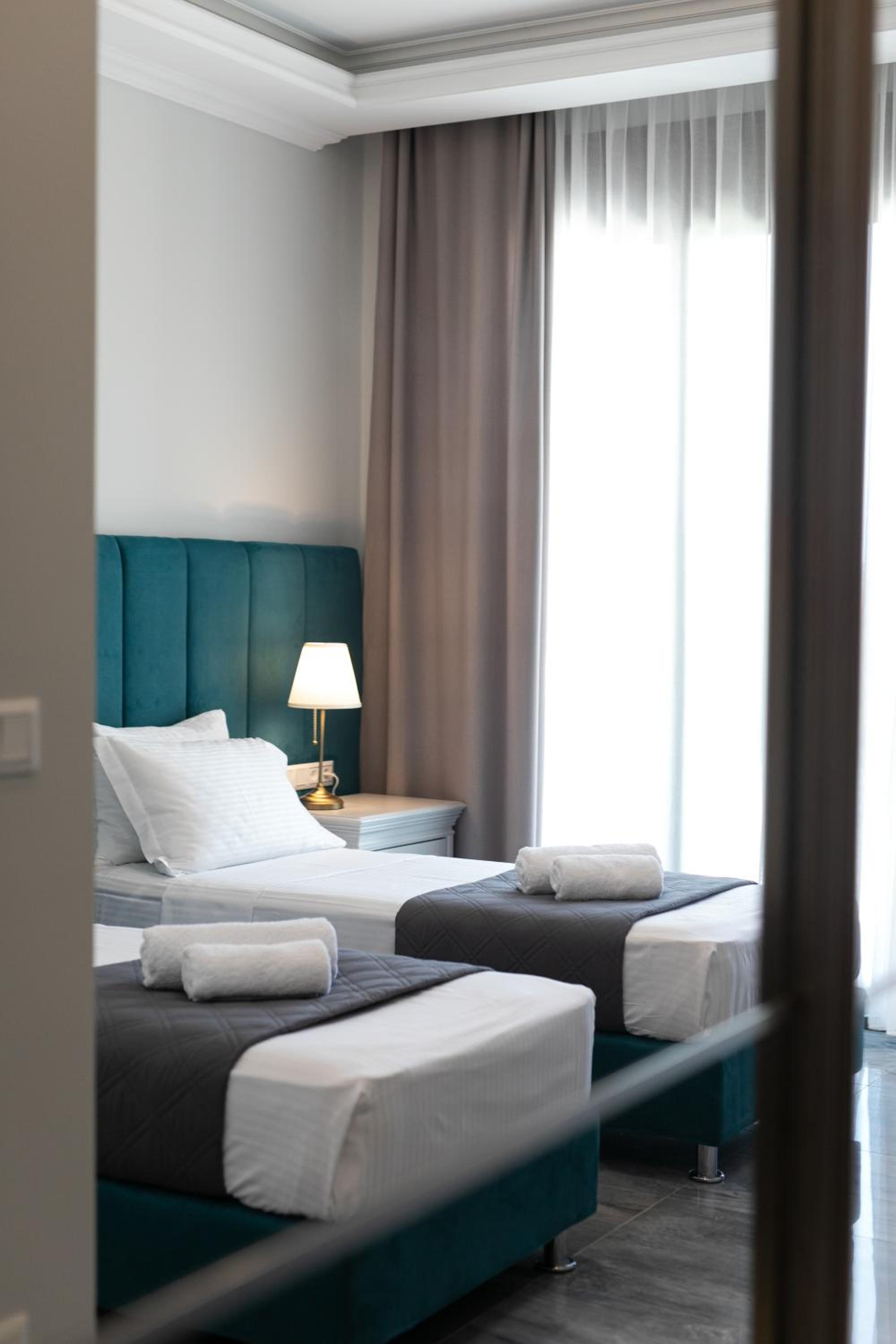 Epavli Alexandros Luxury Villa