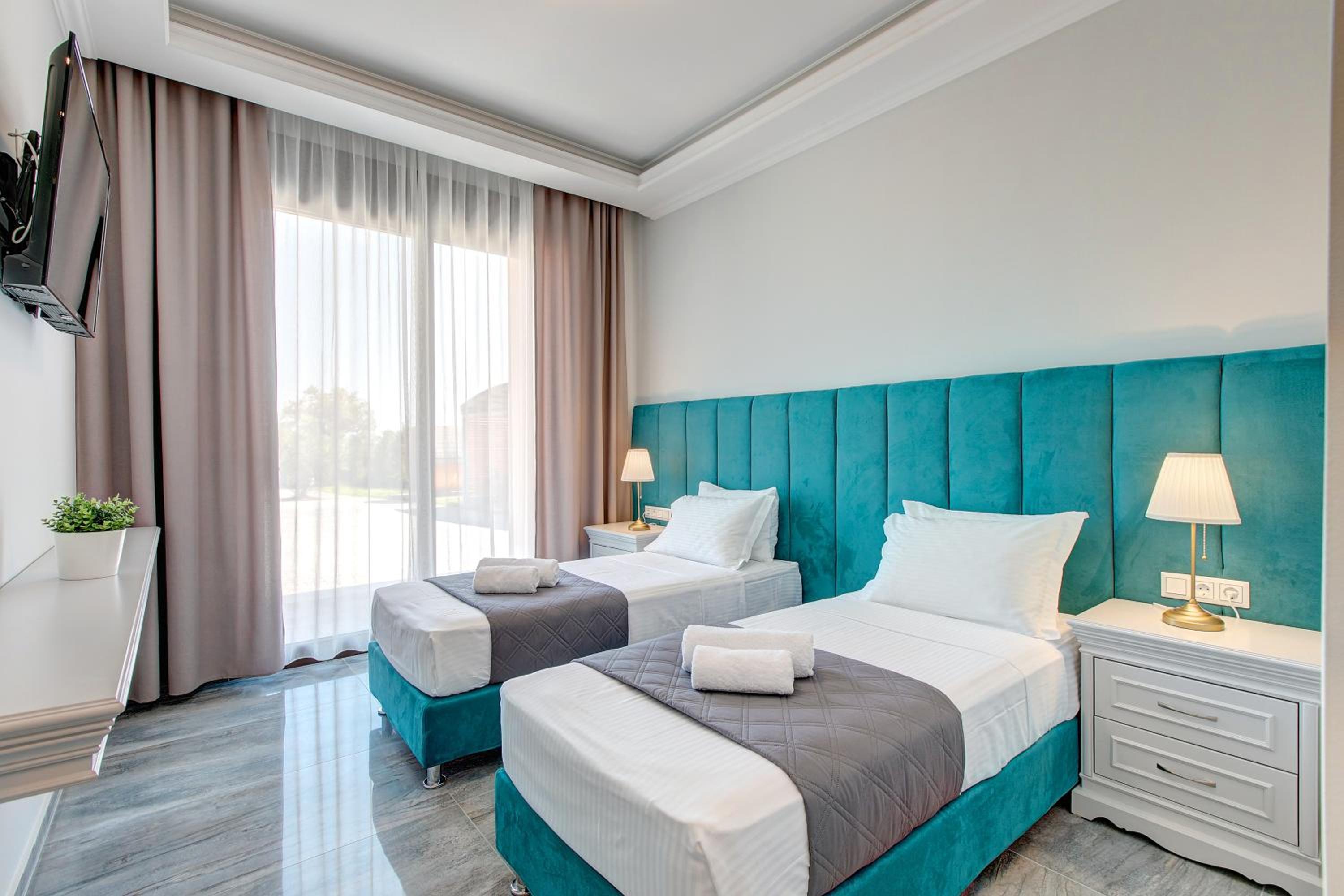 Epavli Alexandros Luxury Villa