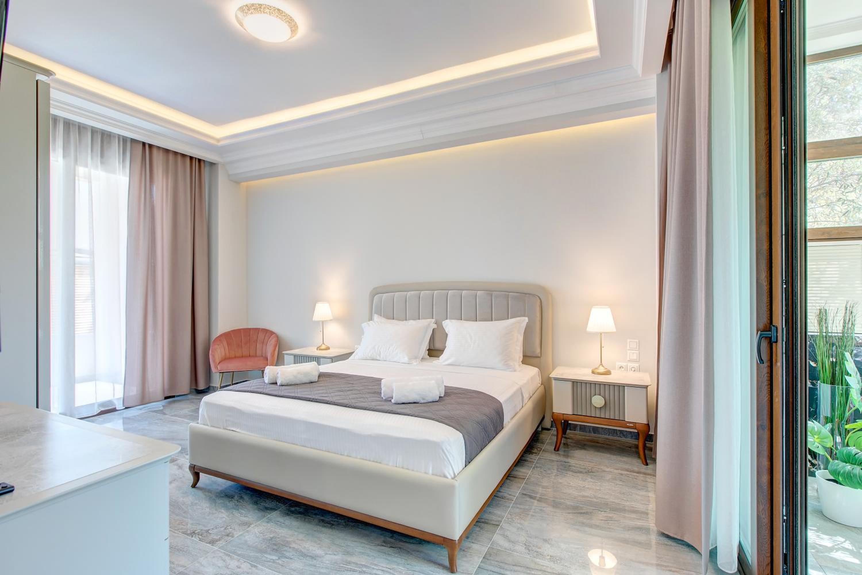 Epavli Alexandros Luxury Villa