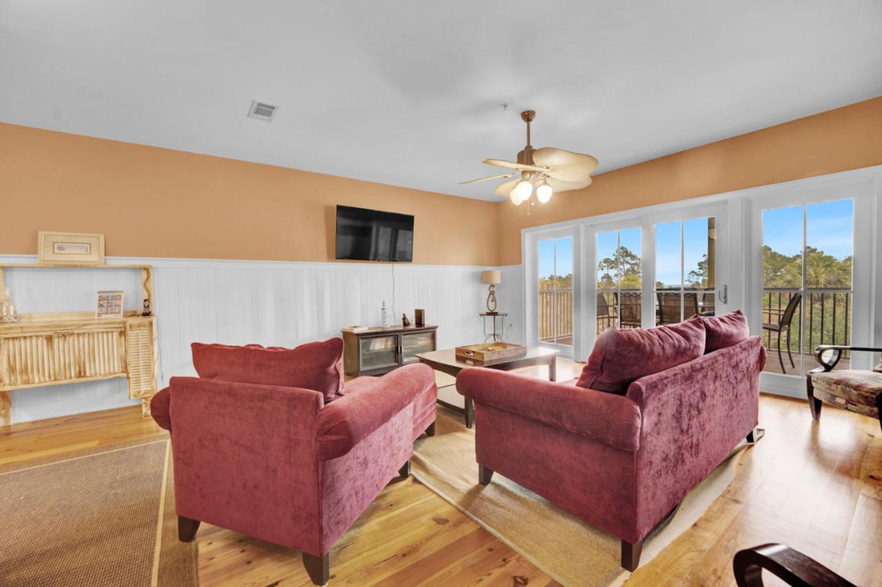 Stylish Top-Floor Gulf View Condo | Private Balcony & Beach Access