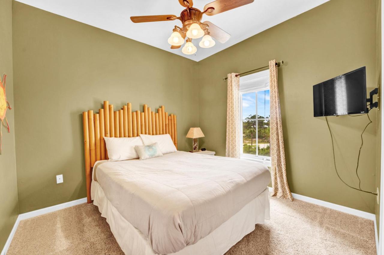 Stylish Top-Floor Gulf View Condo | Private Balcony & Beach Access