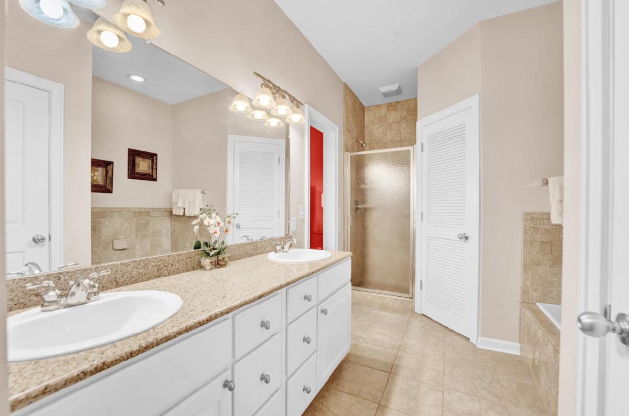 Stylish Top-Floor Gulf View Condo | Private Balcony & Beach Access