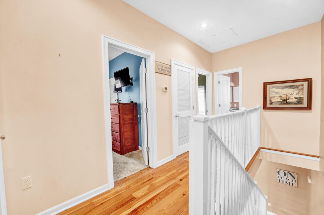 Stylish Top-Floor Gulf View Condo | Private Balcony & Beach Access