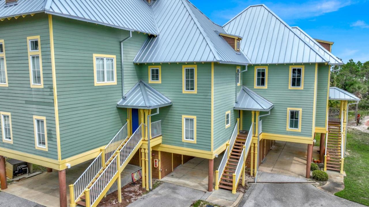 Stylish Top-Floor Gulf View Condo | Private Balcony & Beach Access