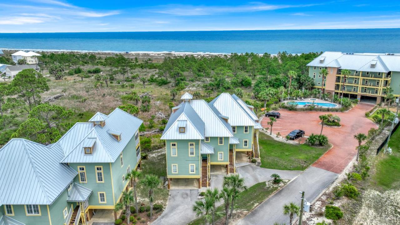 Stylish Top-Floor Gulf View Condo | Private Balcony & Beach Access
