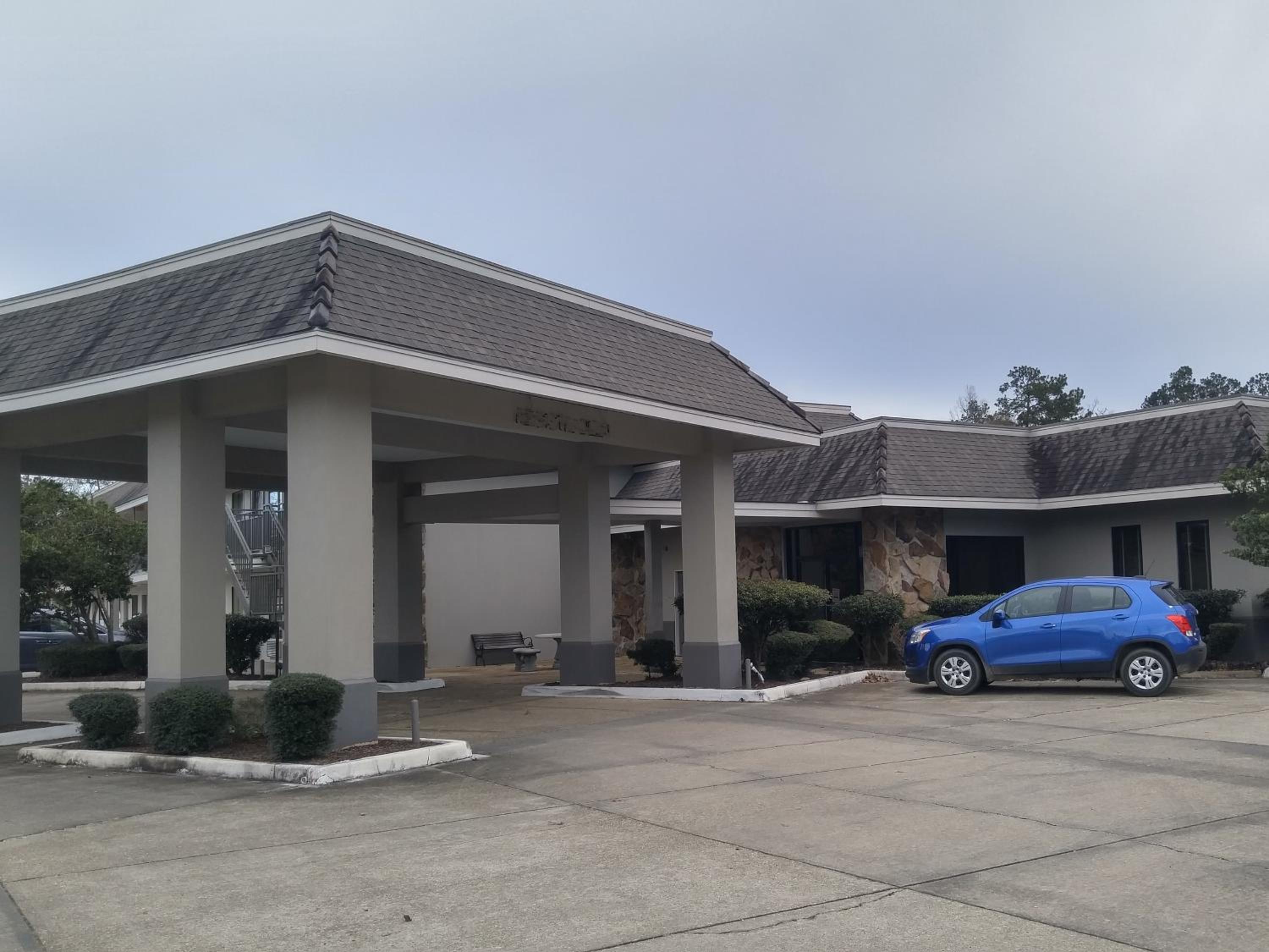 Travelers Rest Motel