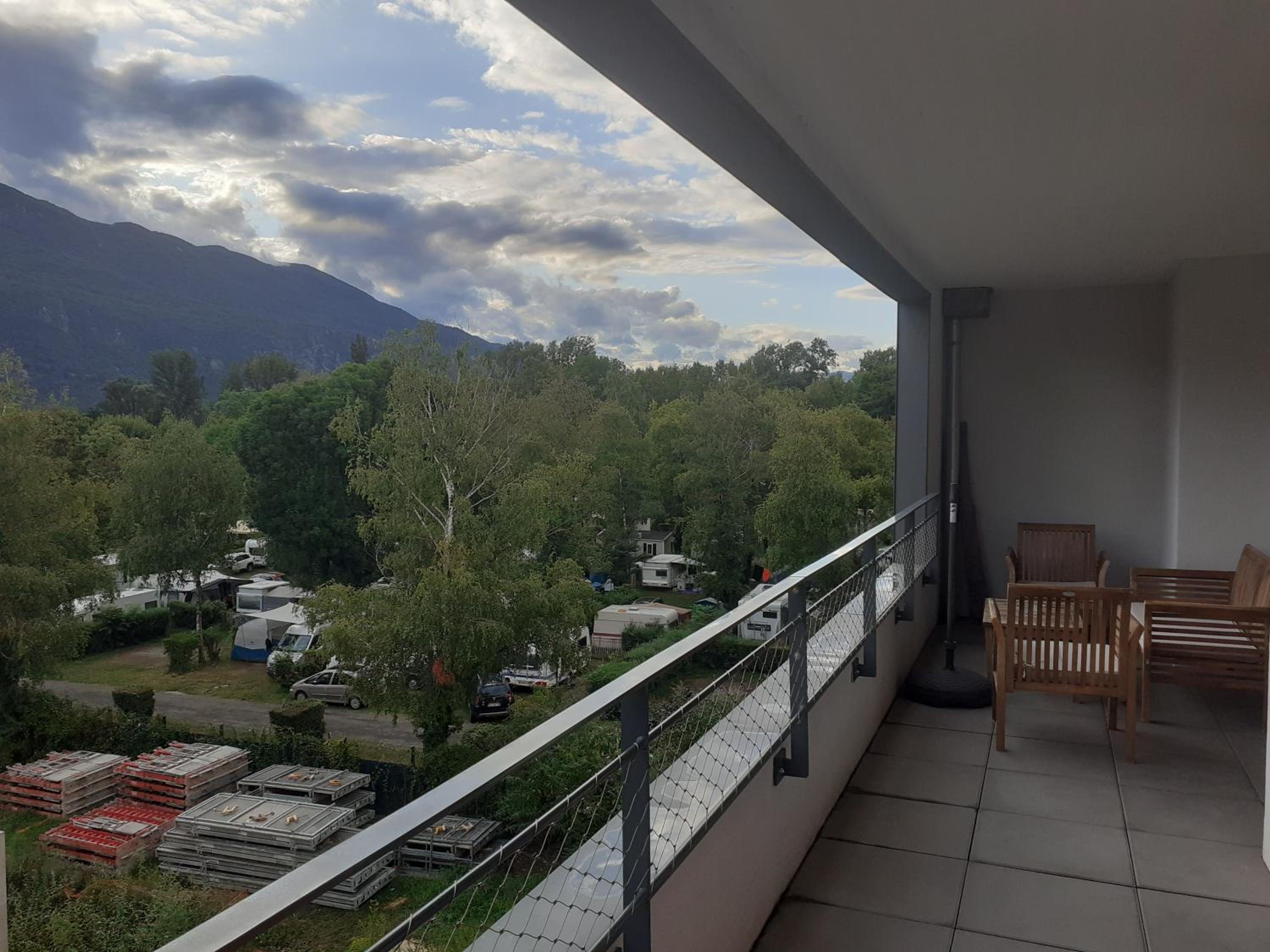 Les Picaillons - A 200m du lac view 4